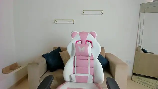 april smiith online show from January 8, 2026, 2:08 pm