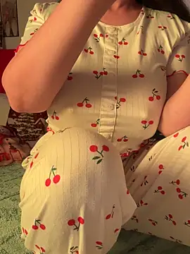 OnlyRima online show from December 1, 2025, 11:48 am