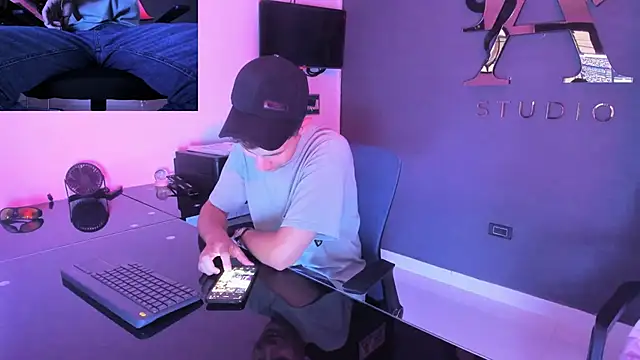 lara and danny online show from September 26, 2025, 6:56 pm