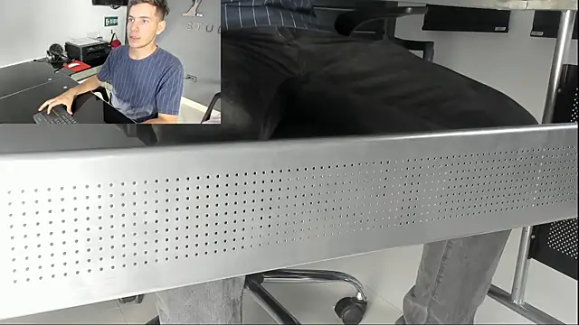 lara and danny online show from October 9, 2025, 7:34 pm