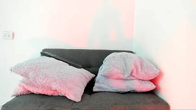 lara and danny online show from October 27, 2025, 4:22 pm