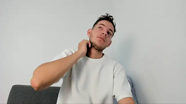 lara and danny online show from October 31, 2025, 1:56 pm