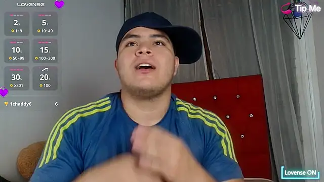 naomi campbel  online show from October 5, 2025, 2:21 am