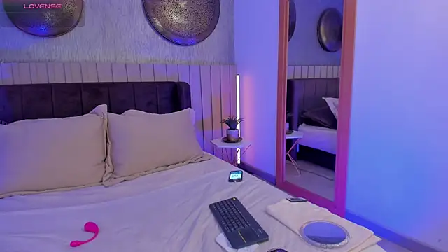 NaishaFord 1 online show from November 8, 2025, 3:18 am