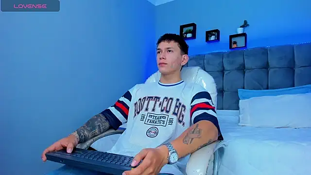 Thomas moon online show from December 14, 2025, 12:54 pm