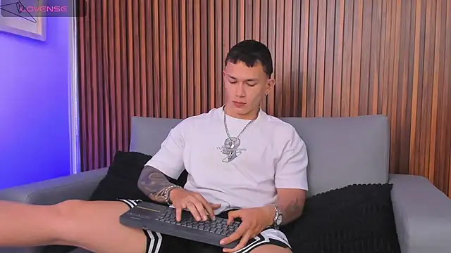 Thomas moon online show from March 1, 2026, 2:19 pm