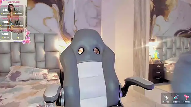 Snapshot of Elowen_Clark chatting on September 13, 2025, 7:57 pm Elowen Clark online show from September 13, 2025, 7:57 pm