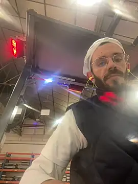 lolo7121 online show from April 28, 2026, 7:41 pm