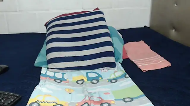 blondehotsquirt online show from September 27, 2025, 5:01 am