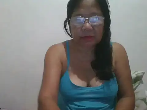 Snapshot of AMANDA99X chatting on October 25, 2025, 10:37 pm AMANDA99X online show from October 25, 2025, 10:37 pm