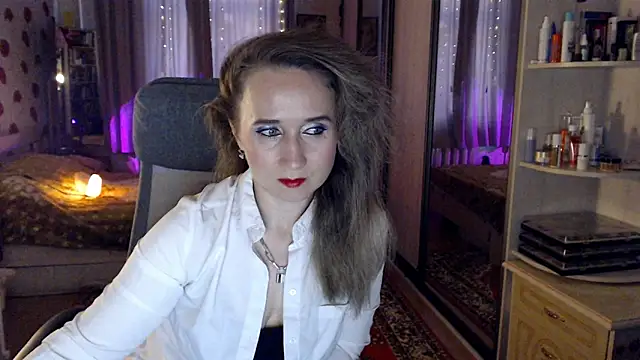 Snapshot of ClassyInna chatting on October 8, 2025, 11:41 am ClassyInna online show from October 8, 2025, 11:41 am