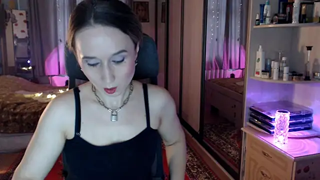 Snapshot of ClassyInna chatting on November 1, 2025, 4:47 am ClassyInna online show from November 1, 2025, 4:47 am