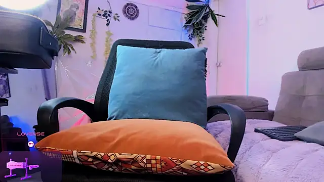 Snapshot of SebastianHilton chatting on February 1, 2026, 1:42 pm SebastianHilton online show from February 1, 2026, 1:42 pm