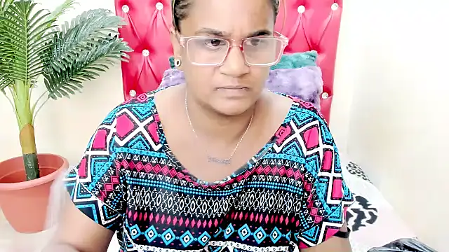 Snapshot of Strawberry_Lips chatting on October 30, 2025, 4:47 am Strawberry Lips online show from October 30, 2025, 4:47 am