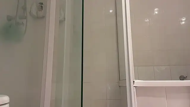 Snapshot of jamesgstsby22 chatting on October 17, 2025, 2:37 am jamesgstsby22 online show from October 17, 2025, 2:37 am