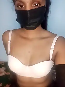 kissy doll online show from October 10, 2025, 7:02 pm