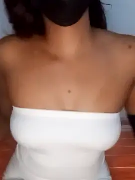 kissy doll online show from November 12, 2025, 7:24 pm