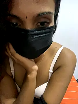 kissy doll online show from December 2, 2025, 6:03 pm