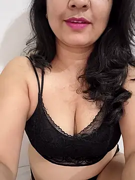 Snapshot of CUTE-PX chatting on April 30, 2026, 3:35 am CUTE-PX online show from April 30, 2026, 3:35 am