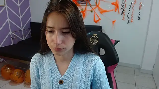 Adhara Kitten online show from October 28, 2025, 1:03 pm