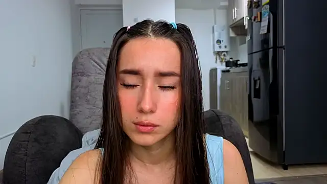 Snapshot of Adhara_Kitten chatting on May 20, 2026, 1:39 pm Adhara Kitten online show from May 20, 2026, 1:39 pm