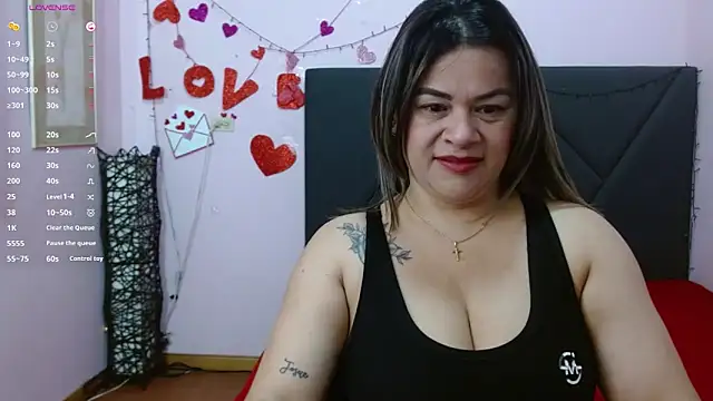 Snapshot of pamela_echeverria chatting on May 6, 2026, 11:15 am pamela echeverria online show from May 6, 2026, 11:15 am