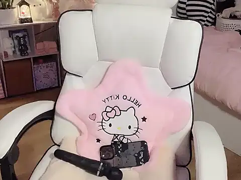 keelinnn19 online show from January 6, 2026, 8:12 pm