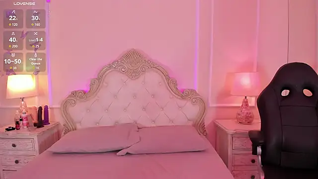 Snapshot of AmyBlackwood chatting on October 7, 2025, 7:44 pm AmyBlackwood online show from October 7, 2025, 7:44 pm