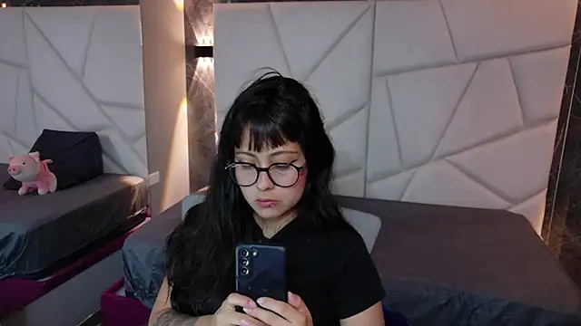 sophiaa 7 online show from February 2, 2026, 11:20 am