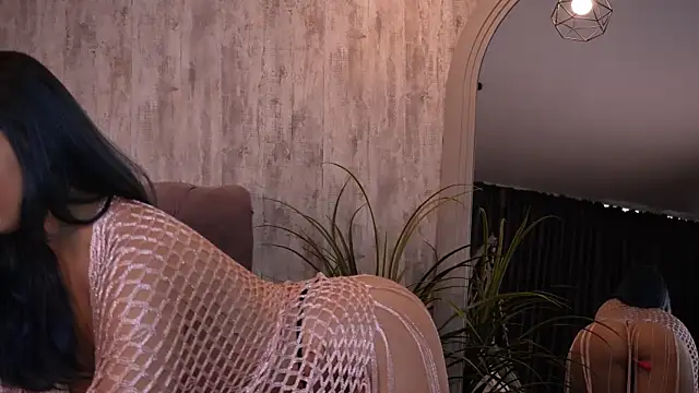 Snapshot of AlanaMilani_ chatting on July 25, 2026, 3:48 am AlanaMilani online show from July 25, 2026, 3:48 am