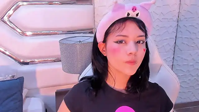 TatiLee online show from November 7, 2025, 11:16 pm