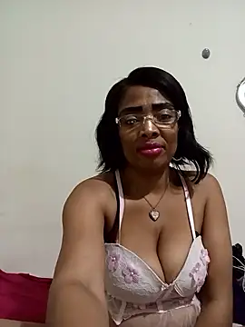 SEXYMOANSXX online show from April 6, 2026, 2:31 am