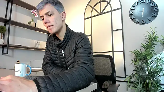 nicktorn online show from October 4, 2025, 12:14 pm