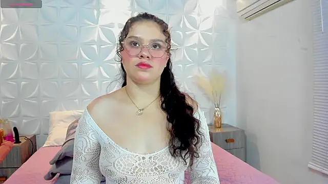 salem cute online show from March 31, 2026, 9:59 pm