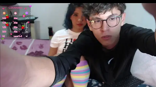 lolaxdavid online show from November 22, 2025, 5:28 am