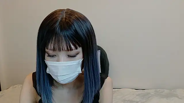 sarina at online show from April 17, 2026, 9:34 am