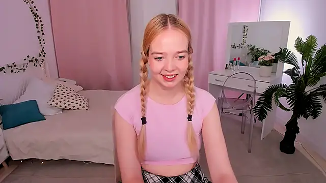 BellaMontgomery online show from October 10, 2025, 9:25 pm