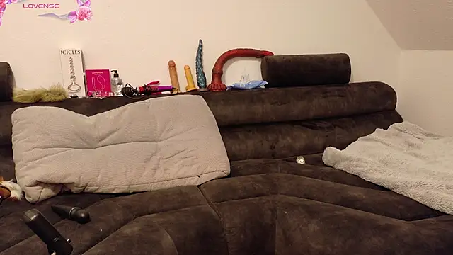 Melly4You online show from September 22, 2025, 7:16 pm