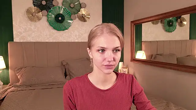 4example Chloe online show from May 30, 2026, 5:37 am