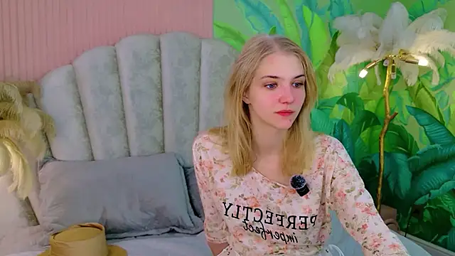 4example Chloe online show from June 28, 2026, 5:35 am