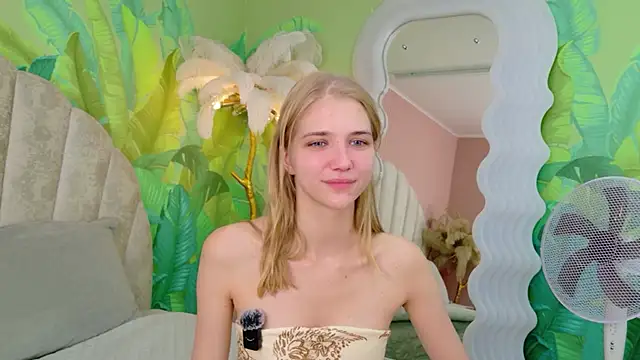 4example Chloe online show from July 9, 2026, 5:44 am