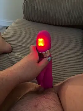 Snapshot of busty_p chatting on September 19, 2025, 8:38 am busty p online show from September 19, 2025, 8:38 am