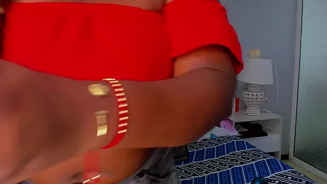 TANISHA HILL online show from October 7, 2025, 7:33 pm