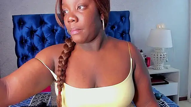 TANISHA HILL online show from October 20, 2025, 7:36 pm