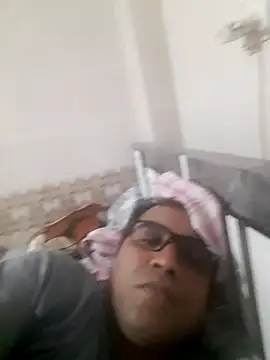 Hot-boy077 online show from November 29, 2025, 3:15 pm