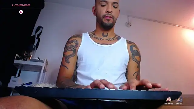 LickMyInk online show from November 24, 2025, 2:22 am