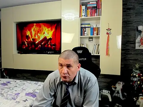 SpartacusDaddy48 online show from February 19, 2026, 3:41 pm