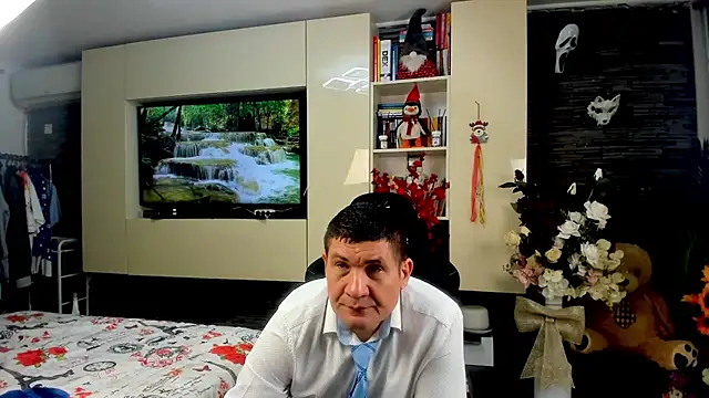 Snapshot of SpartacusDaddy48 chatting on April 18, 2026, 5:39 pm SpartacusDaddy48 online show from April 18, 2026, 5:39 pm