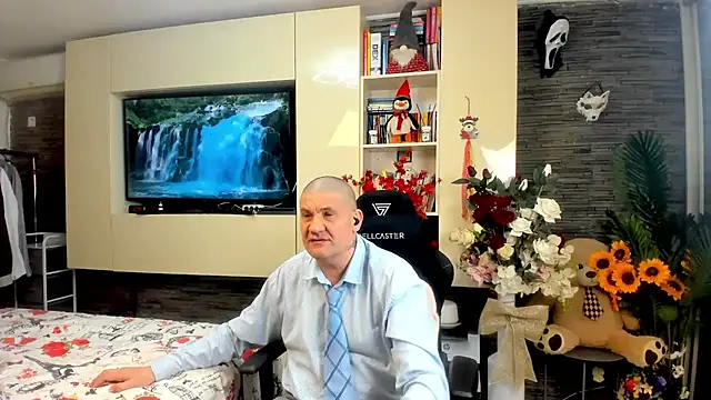 Snapshot of SpartacusDaddy48 chatting on April 29, 2026, 10:30 am SpartacusDaddy48 online show from April 29, 2026, 10:30 am