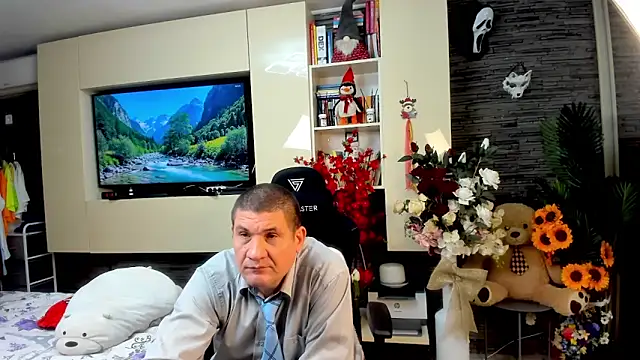 Snapshot of SpartacusDaddy48 chatting on May 16, 2026, 12:18 am SpartacusDaddy48 online show from May 16, 2026, 12:18 am